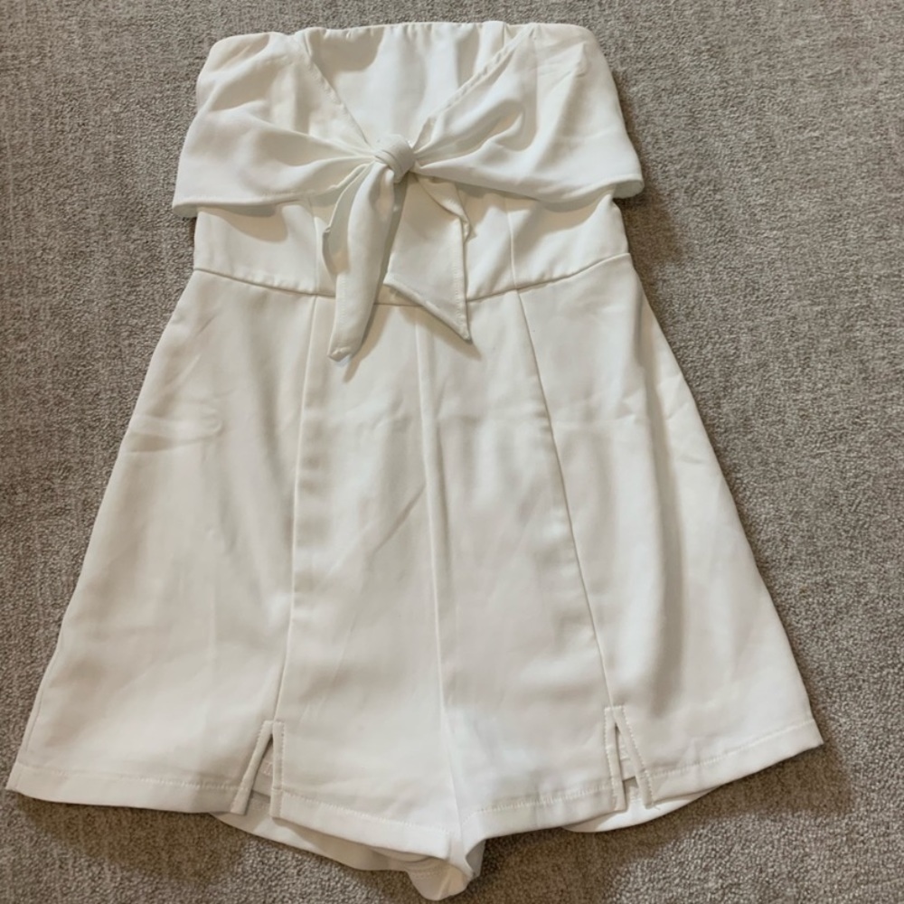 revolve super down white romper XS